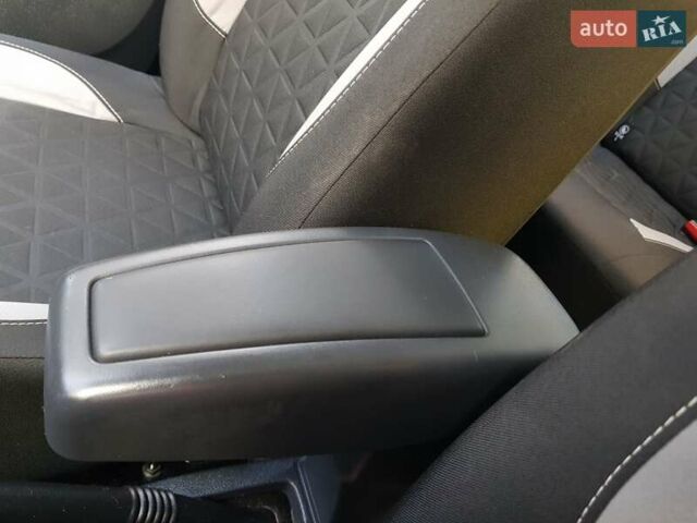 Красный Дачия Sandero StepWay, объемом двигателя 0 л и пробегом 174 тыс. км за 7555 $, фото 12 на Automoto.ua