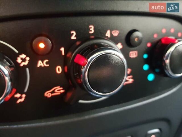 Красный Дачия Sandero StepWay, объемом двигателя 0 л и пробегом 174 тыс. км за 7555 $, фото 10 на Automoto.ua