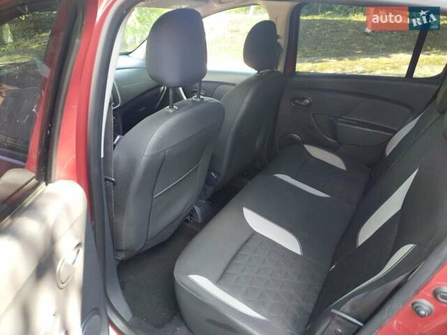 Красный Дачия Sandero StepWay, объемом двигателя 1.5 л и пробегом 90 тыс. км за 8499 $, фото 8 на Automoto.ua