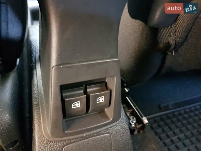 Красный Дачия Sandero StepWay, объемом двигателя 0 л и пробегом 174 тыс. км за 7599 $, фото 12 на Automoto.ua