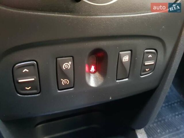 Красный Дачия Sandero StepWay, объемом двигателя 0 л и пробегом 174 тыс. км за 7599 $, фото 16 на Automoto.ua