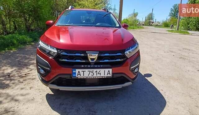 Красный Дачия Sandero StepWay, объемом двигателя 1 л и пробегом 26 тыс. км за 13150 $, фото 5 на Automoto.ua