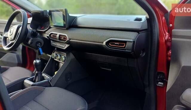 Червоний Дачія Sandero StepWay, об'ємом двигуна 1 л та пробігом 28 тис. км за 12200 $, фото 12 на Automoto.ua