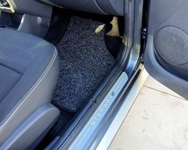 Дачия Sandero StepWay, объемом двигателя 1.6 л и пробегом 172 тыс. км за 6500 $, фото 17 на Automoto.ua