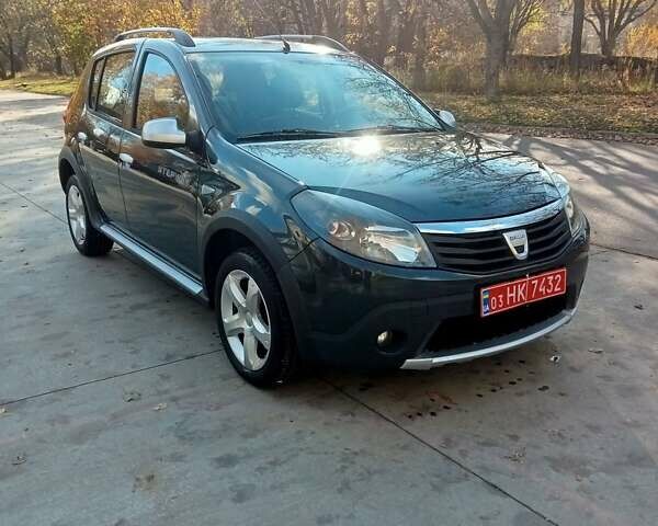 Дачия Sandero StepWay, объемом двигателя 1.6 л и пробегом 172 тыс. км за 6500 $, фото 1 на Automoto.ua