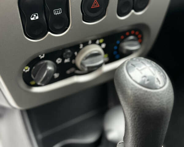 Дачія Sandero StepWay, об'ємом двигуна 1.6 л та пробігом 163 тис. км за 6999 $, фото 11 на Automoto.ua