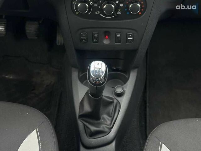 Дачия Sandero StepWay, объемом двигателя 1.5 л и пробегом 219 тыс. км за 7950 $, фото 19 на Automoto.ua