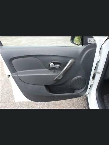 Дачия Sandero StepWay, объемом двигателя 0.9 л и пробегом 55 тыс. км за 8900 $, фото 31 на Automoto.ua
