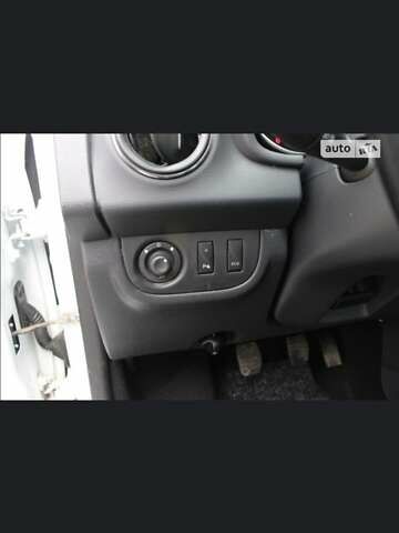 Дачия Sandero StepWay, объемом двигателя 0.9 л и пробегом 55 тыс. км за 8900 $, фото 34 на Automoto.ua