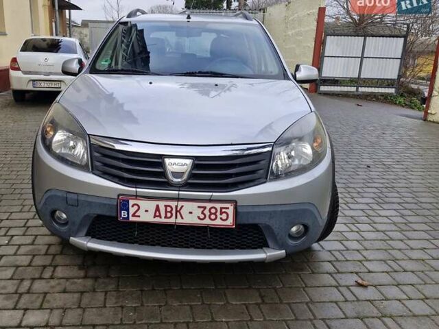 Серый Дачия Sandero StepWay, объемом двигателя 1.6 л и пробегом 200 тыс. км за 5700 $, фото 6 на Automoto.ua