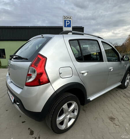 Серый Дачия Sandero StepWay, объемом двигателя 1.6 л и пробегом 175 тыс. км за 6700 $, фото 8 на Automoto.ua