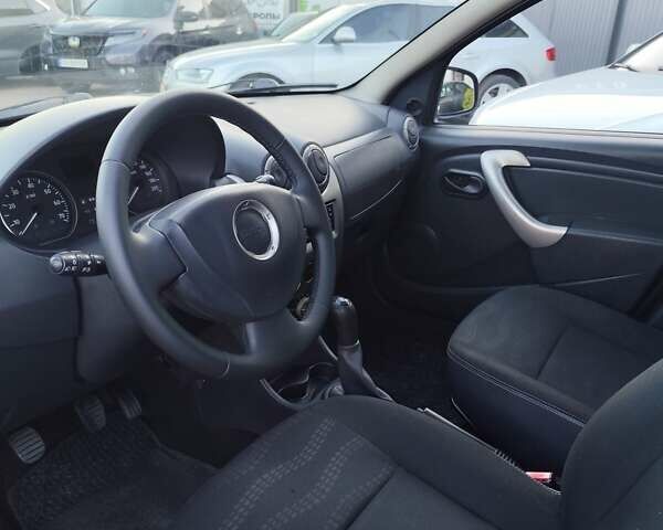 Серый Дачия Sandero StepWay, объемом двигателя 1.6 л и пробегом 190 тыс. км за 6600 $, фото 26 на Automoto.ua