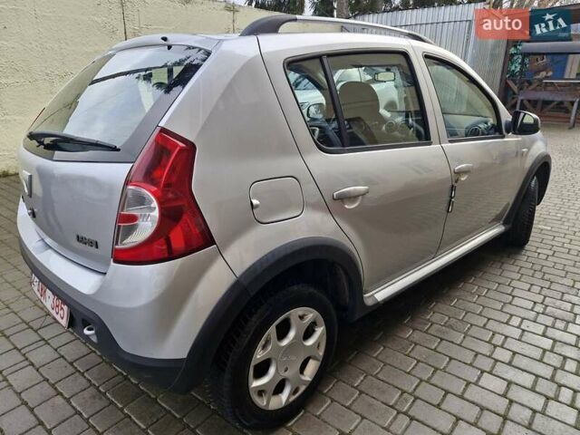 Серый Дачия Sandero StepWay, объемом двигателя 1.6 л и пробегом 200 тыс. км за 5700 $, фото 16 на Automoto.ua