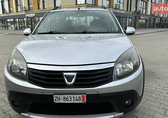 Серый Дачия Sandero StepWay, объемом двигателя 1.6 л и пробегом 175 тыс. км за 6700 $, фото 12 на Automoto.ua
