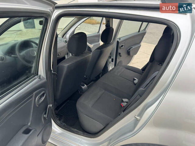 Серый Дачия Sandero StepWay, объемом двигателя 1.6 л и пробегом 175 тыс. км за 6200 $, фото 9 на Automoto.ua