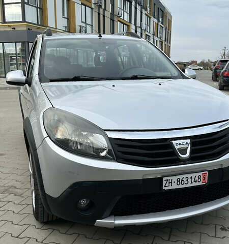 Серый Дачия Sandero StepWay, объемом двигателя 1.6 л и пробегом 175 тыс. км за 6700 $, фото 7 на Automoto.ua