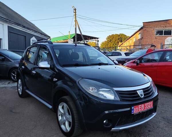 Серый Дачия Sandero StepWay, объемом двигателя 1.6 л и пробегом 190 тыс. км за 6800 $, фото 8 на Automoto.ua