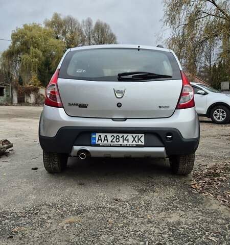 Серый Дачия Sandero StepWay, объемом двигателя 1.6 л и пробегом 62 тыс. км за 7500 $, фото 5 на Automoto.ua