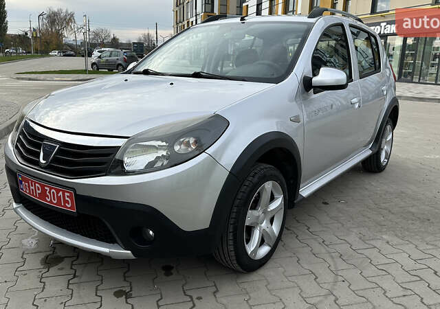 Серый Дачия Sandero StepWay, объемом двигателя 1.6 л и пробегом 175 тыс. км за 6700 $, фото 6 на Automoto.ua