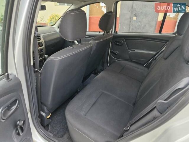 Серый Дачия Sandero StepWay, объемом двигателя 1.6 л и пробегом 200 тыс. км за 5700 $, фото 18 на Automoto.ua