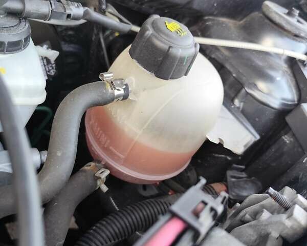 Серый Дачия Sandero StepWay, объемом двигателя 1.6 л и пробегом 190 тыс. км за 6600 $, фото 33 на Automoto.ua