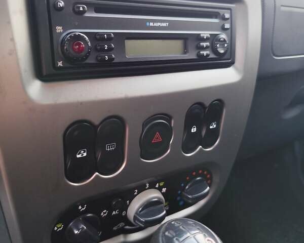 Серый Дачия Sandero StepWay, объемом двигателя 1.6 л и пробегом 190 тыс. км за 6600 $, фото 24 на Automoto.ua