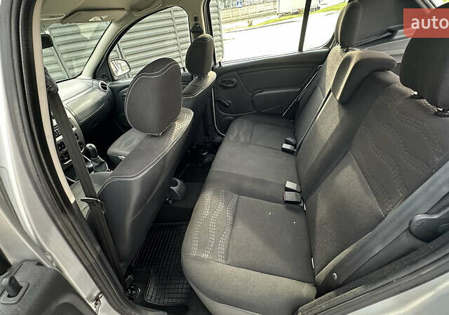 Серый Дачия Sandero StepWay, объемом двигателя 1.6 л и пробегом 175 тыс. км за 6700 $, фото 19 на Automoto.ua