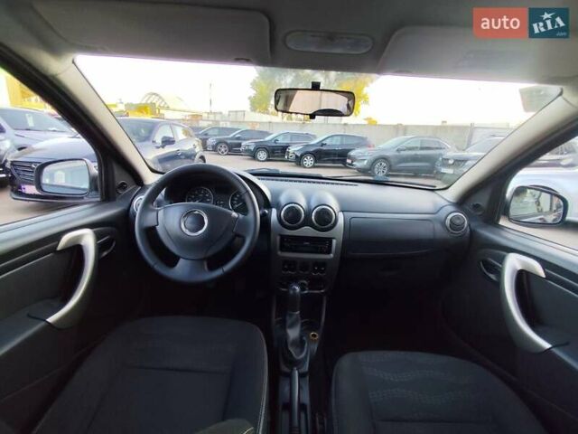 Серый Дачия Sandero StepWay, объемом двигателя 1.6 л и пробегом 190 тыс. км за 6600 $, фото 25 на Automoto.ua