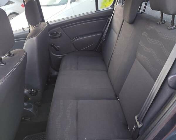 Серый Дачия Sandero StepWay, объемом двигателя 1.6 л и пробегом 190 тыс. км за 6600 $, фото 30 на Automoto.ua