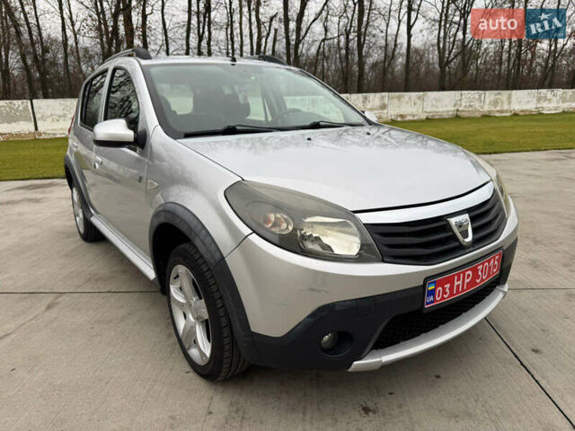Серый Дачия Sandero StepWay, объемом двигателя 1.6 л и пробегом 175 тыс. км за 6200 $, фото 5 на Automoto.ua