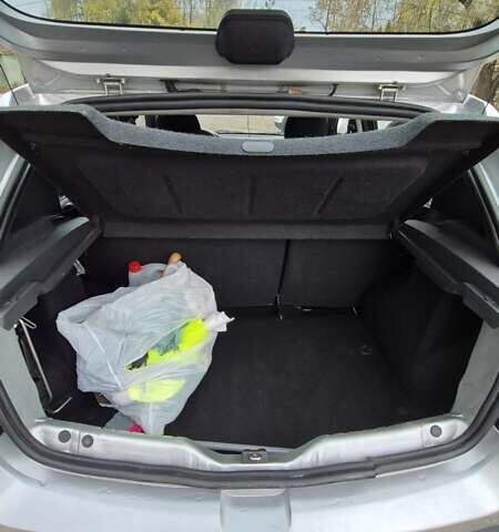 Серый Дачия Sandero StepWay, объемом двигателя 1.6 л и пробегом 62 тыс. км за 7500 $, фото 19 на Automoto.ua