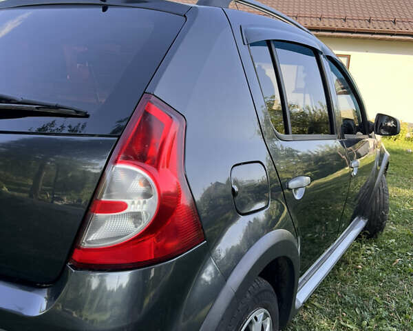 Серый Дачия Sandero StepWay, объемом двигателя 1.6 л и пробегом 144 тыс. км за 6500 $, фото 9 на Automoto.ua