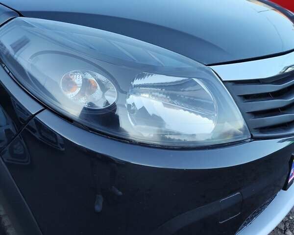 Серый Дачия Sandero StepWay, объемом двигателя 1.6 л и пробегом 190 тыс. км за 6600 $, фото 20 на Automoto.ua