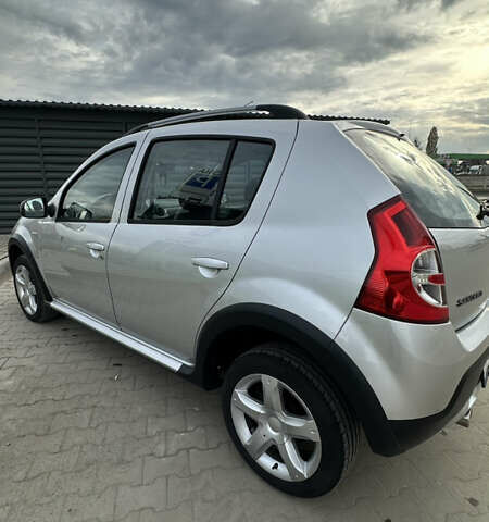 Серый Дачия Sandero StepWay, объемом двигателя 1.6 л и пробегом 175 тыс. км за 6700 $, фото 10 на Automoto.ua