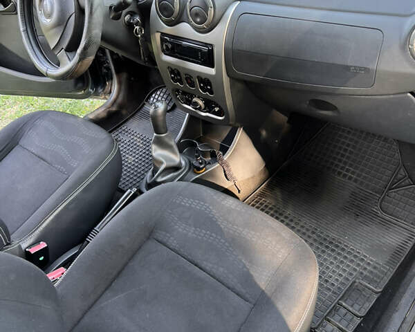 Серый Дачия Sandero StepWay, объемом двигателя 1.6 л и пробегом 144 тыс. км за 6500 $, фото 18 на Automoto.ua