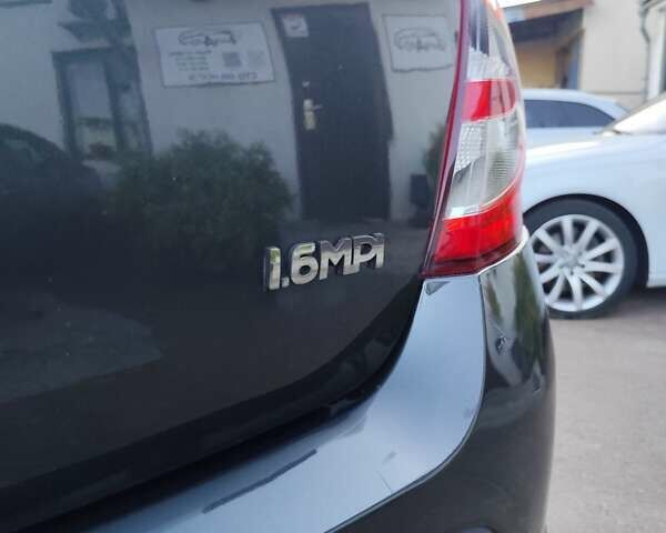 Серый Дачия Sandero StepWay, объемом двигателя 1.6 л и пробегом 190 тыс. км за 6800 $, фото 11 на Automoto.ua
