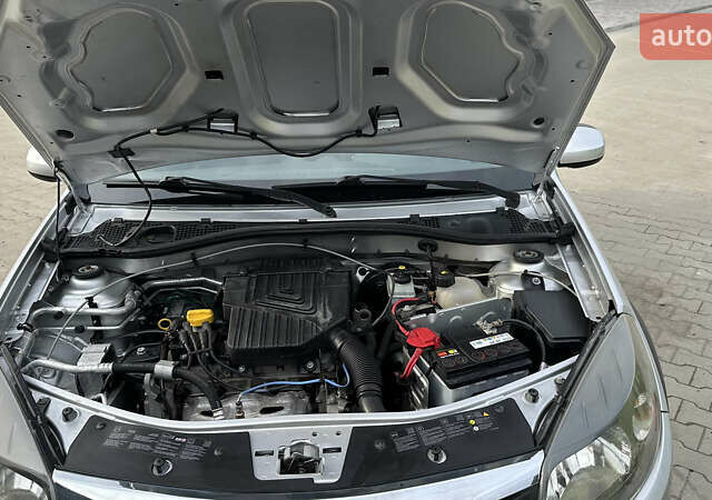 Серый Дачия Sandero StepWay, объемом двигателя 1.6 л и пробегом 175 тыс. км за 6700 $, фото 21 на Automoto.ua