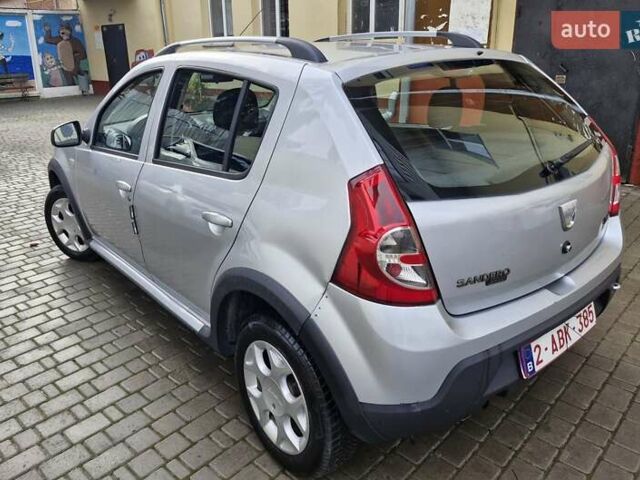 Серый Дачия Sandero StepWay, объемом двигателя 1.6 л и пробегом 200 тыс. км за 5700 $, фото 14 на Automoto.ua