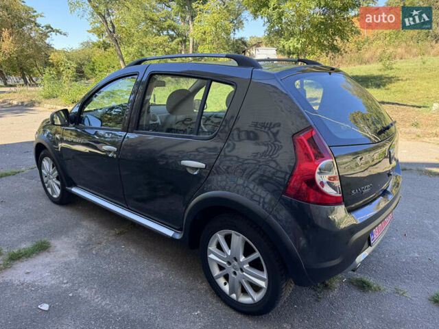 Серый Дачия Sandero StepWay, объемом двигателя 1.6 л и пробегом 173 тыс. км за 6799 $, фото 9 на Automoto.ua