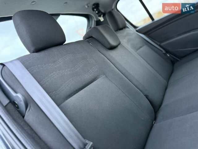 Серый Дачия Sandero StepWay, объемом двигателя 1.6 л и пробегом 141 тыс. км за 6200 $, фото 76 на Automoto.ua