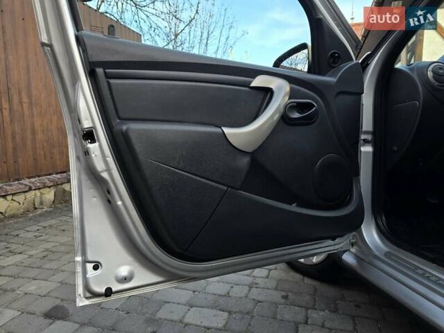Сірий Дачія Sandero StepWay, об'ємом двигуна 1.6 л та пробігом 147 тис. км за 6800 $, фото 89 на Automoto.ua