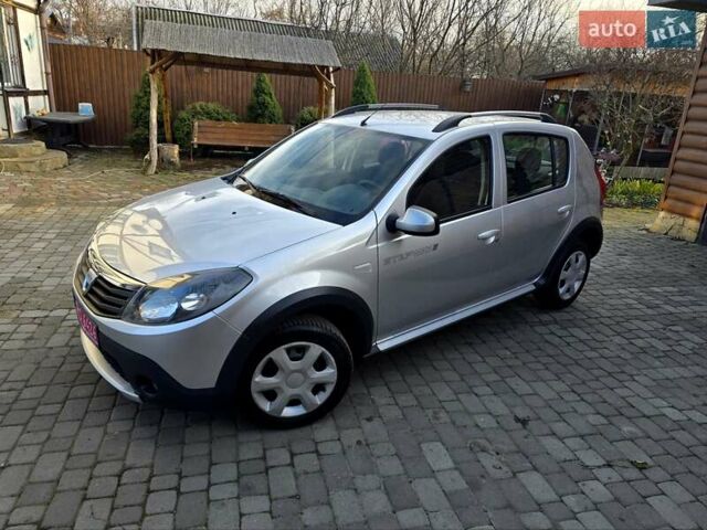 Сірий Дачія Sandero StepWay, об'ємом двигуна 1.6 л та пробігом 147 тис. км за 6800 $, фото 15 на Automoto.ua