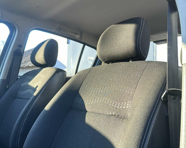 Серый Дачия Sandero StepWay, объемом двигателя 1.6 л и пробегом 180 тыс. км за 6699 $, фото 28 на Automoto.ua