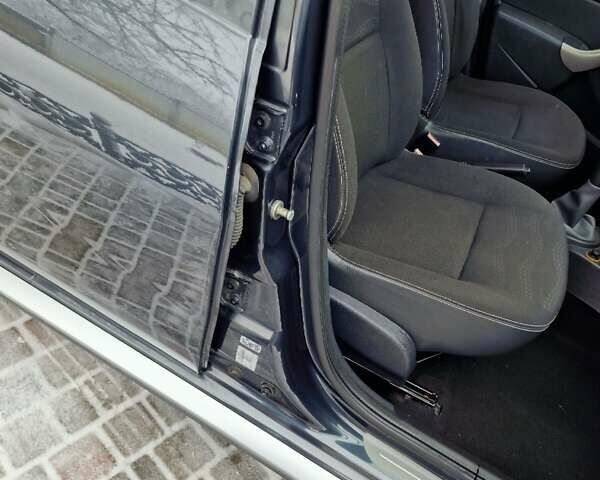 Серый Дачия Sandero StepWay, объемом двигателя 1.6 л и пробегом 172 тыс. км за 6650 $, фото 84 на Automoto.ua