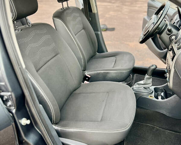 Дачия Sandero StepWay 2010 в Кролевце на Automoto.ua Серый Дачия Sandero StepWay, объемом двигателя 1.6 л и пробегом 203 тыс. км за 6850 $, фото 41 на Automoto.ua