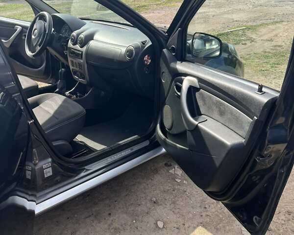 Серый Дачия Sandero StepWay, объемом двигателя 1.6 л и пробегом 131 тыс. км за 6400 $, фото 10 на Automoto.ua