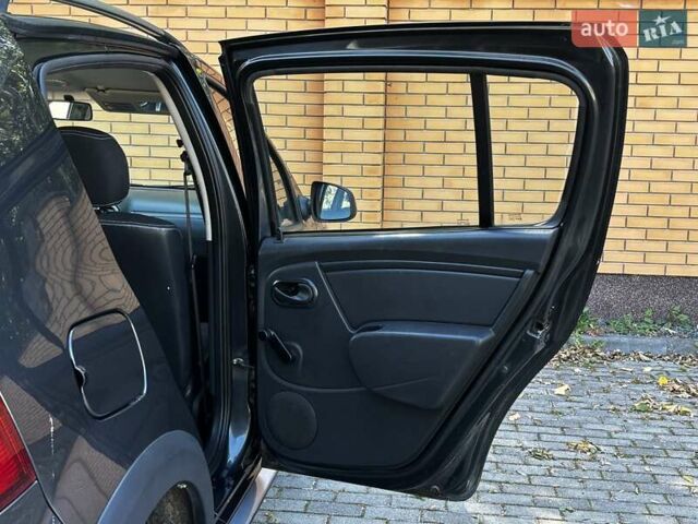Серый Дачия Sandero StepWay, объемом двигателя 0 л и пробегом 129 тыс. км за 6599 $, фото 97 на Automoto.ua