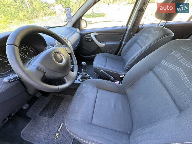 Серый Дачия Sandero StepWay, объемом двигателя 1.6 л и пробегом 173 тыс. км за 6799 $, фото 13 на Automoto.ua