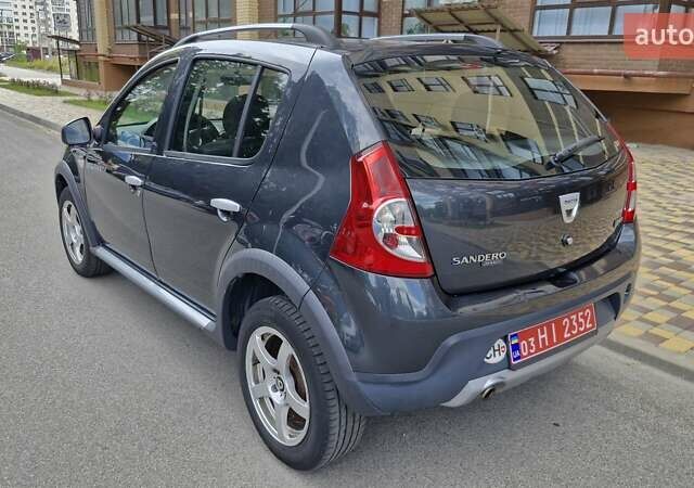 Серый Дачия Sandero StepWay, объемом двигателя 1.6 л и пробегом 191 тыс. км за 6999 $, фото 8 на Automoto.ua