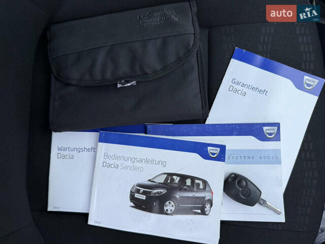 Серый Дачия Sandero StepWay, объемом двигателя 1.6 л и пробегом 141 тыс. км за 6200 $, фото 107 на Automoto.ua